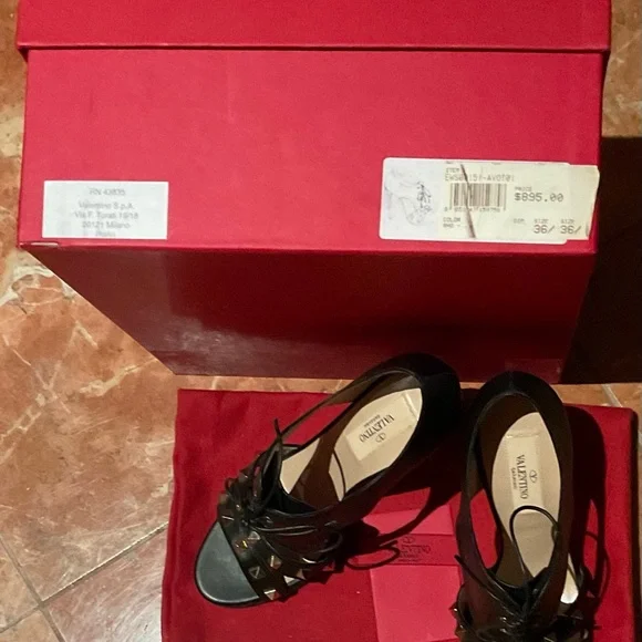 Valentino Garavani Black Leather Rockstud Open Toe Shoes. - Picture 6 of 6